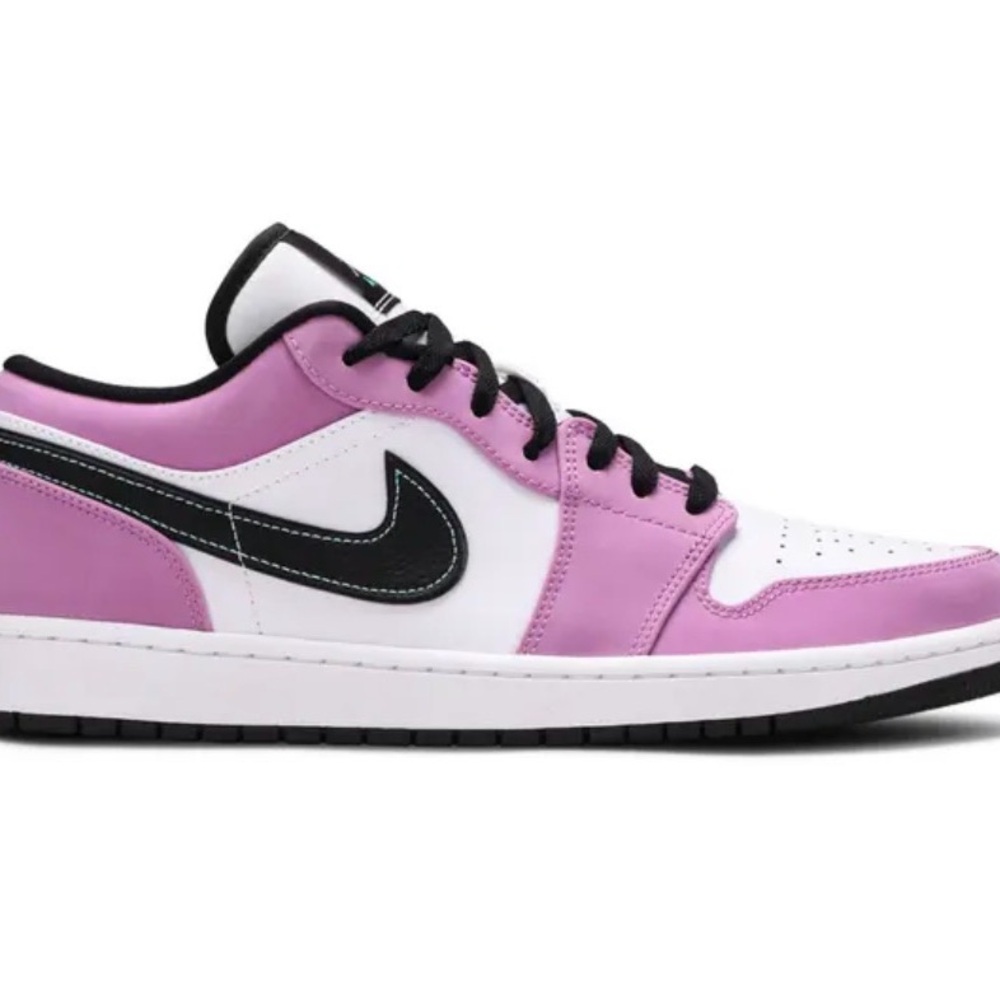 Nike Dunk Low Retro Pink and White  Sneakers